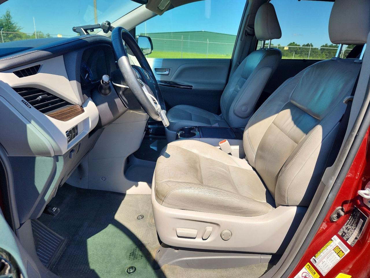 2015 TOYOTA SIENNA