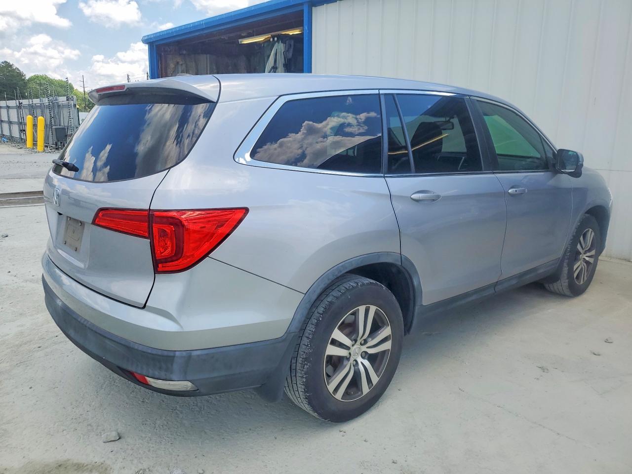 2017 HONDA PILOT