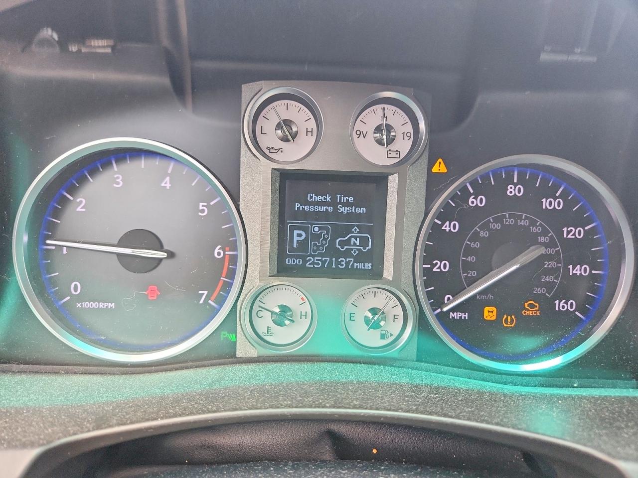 2009 LEXUS LX570