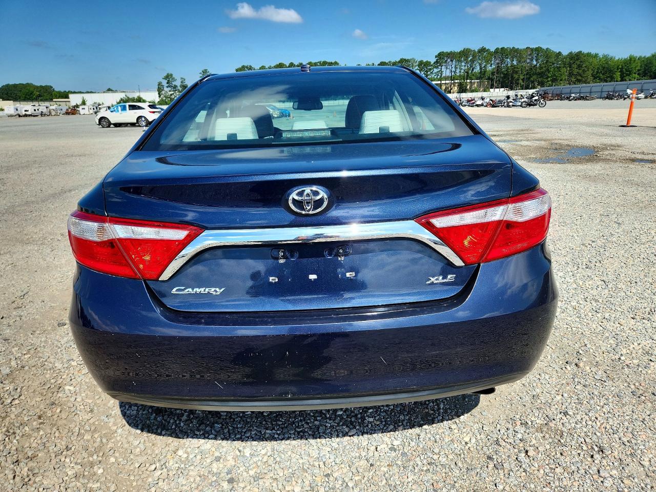 2015 TOYOTA CAMRY