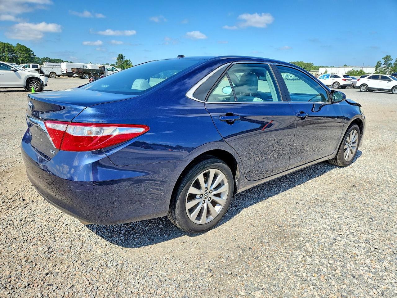 2015 TOYOTA CAMRY
