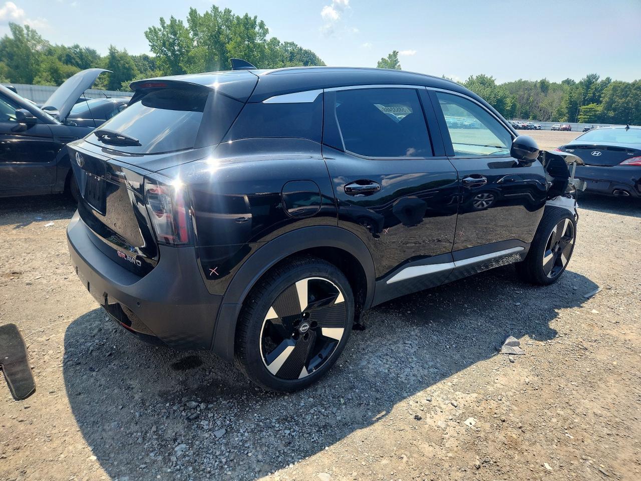 2025 NISSAN KICKS