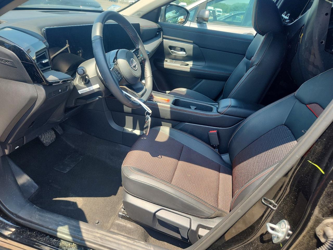 2025 NISSAN KICKS