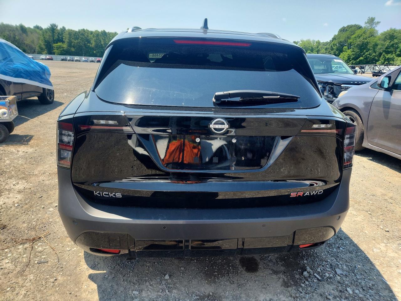 2025 NISSAN KICKS