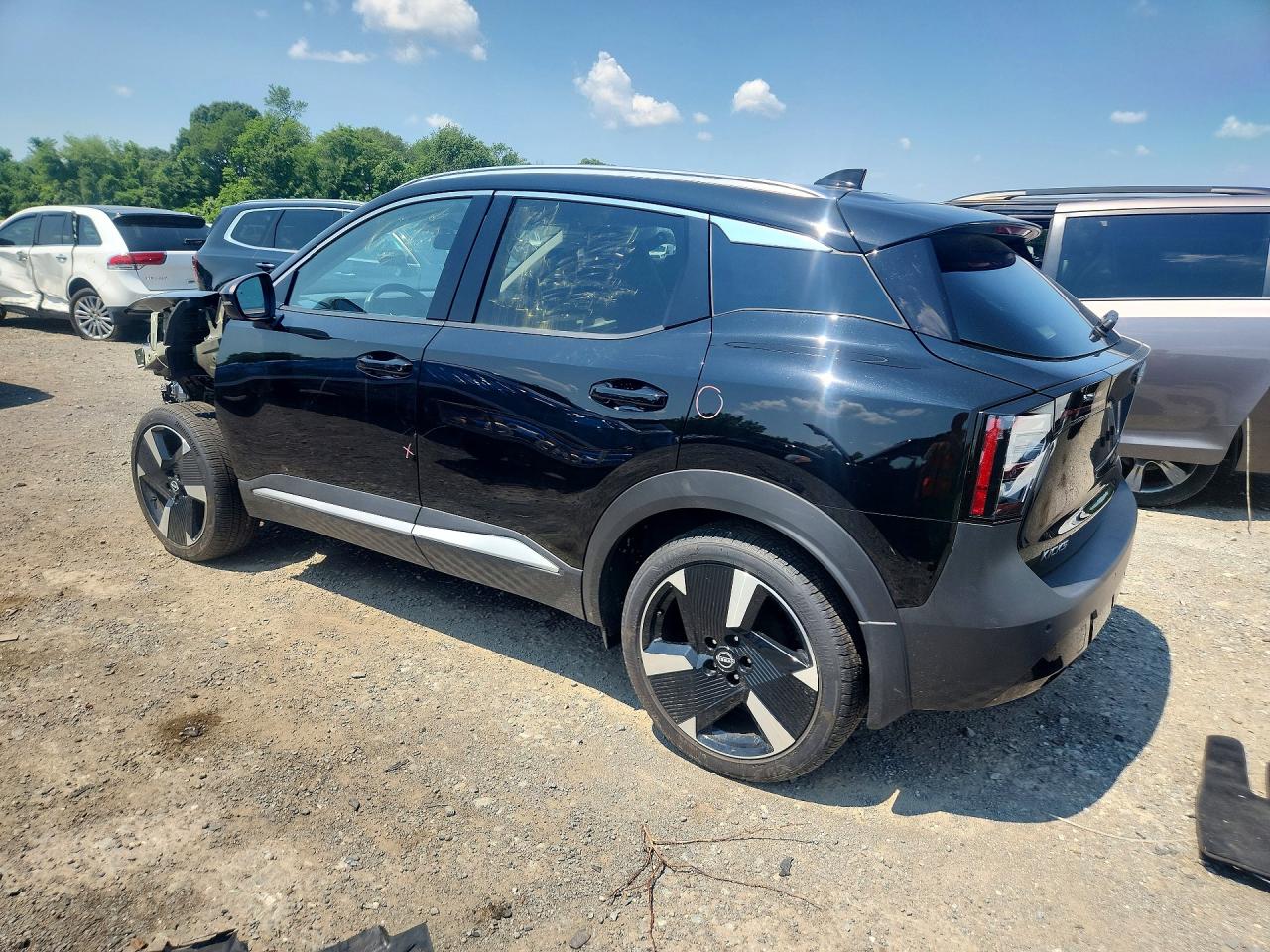 2025 NISSAN KICKS