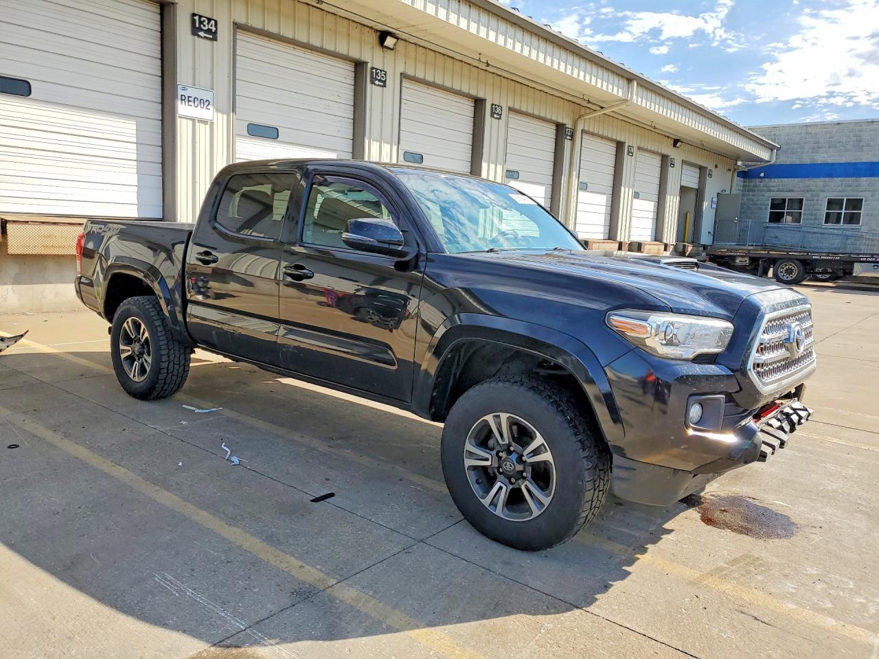 2017 TOYOTA TACOMA
