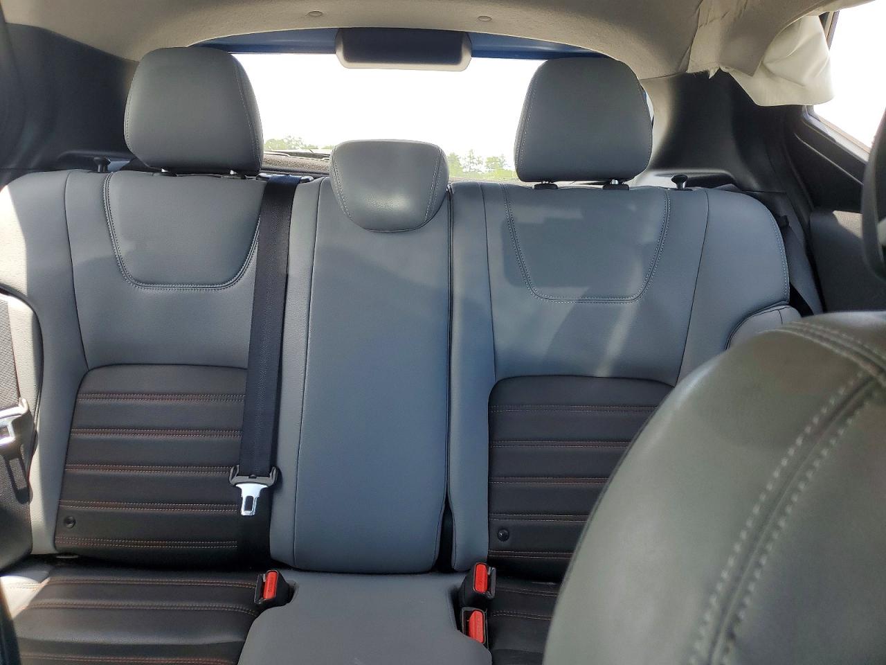 2021 NISSAN KICKS