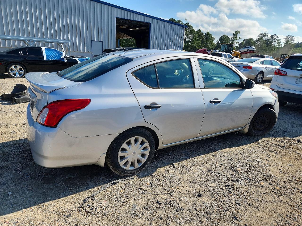 2017 NISSAN VERSA