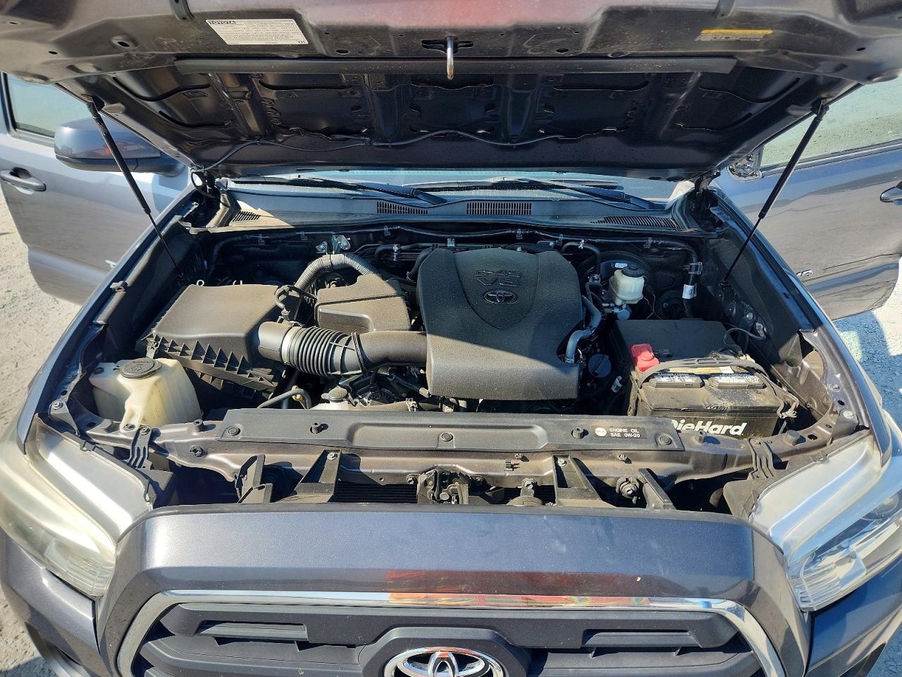 2016 TOYOTA TACOMA