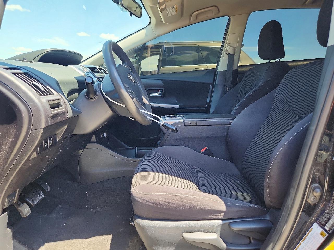 2017 TOYOTA PRIUS