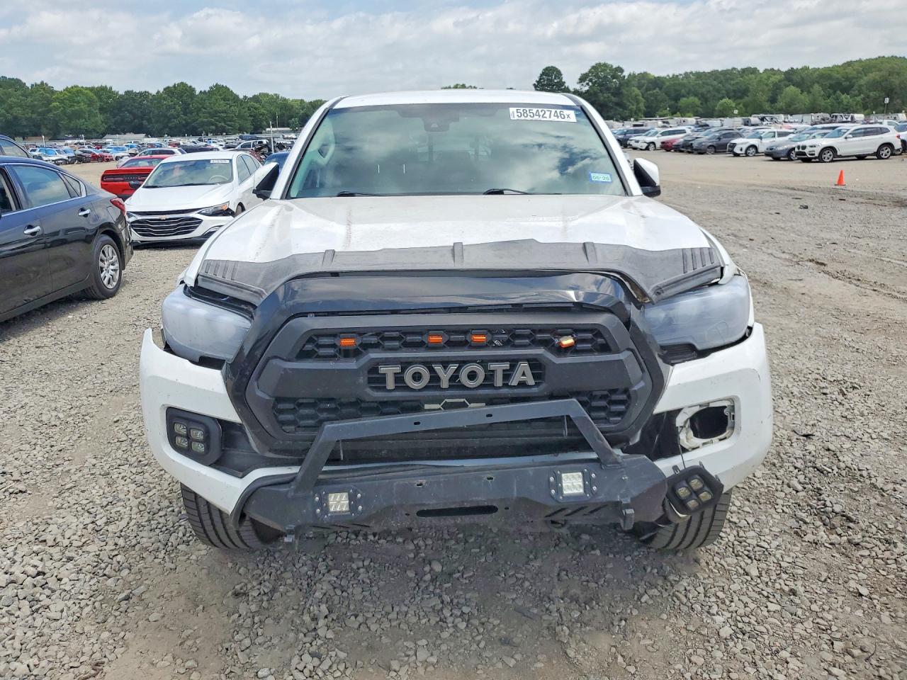 2018 TOYOTA TACOMA