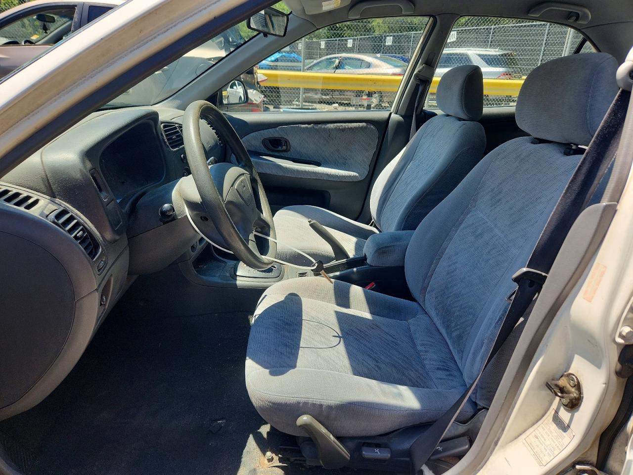 2001 MITSUBISHI MIRAGE