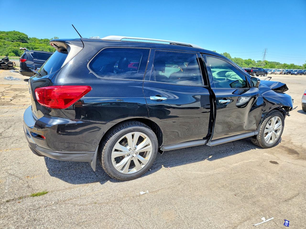 2018 NISSAN PATHFINDER