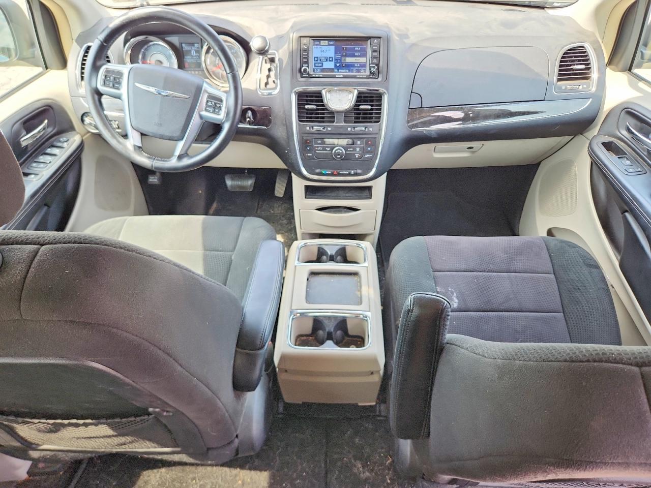 2011 CHRYSLER MINIVAN