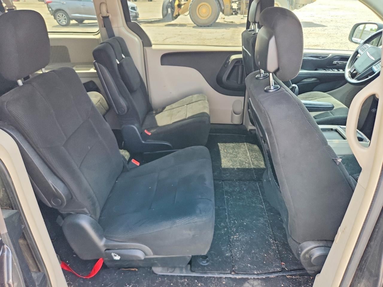 2011 CHRYSLER MINIVAN