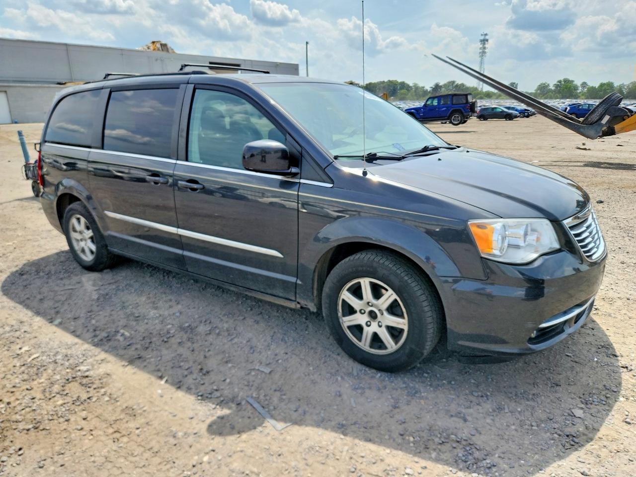 2011 CHRYSLER MINIVAN