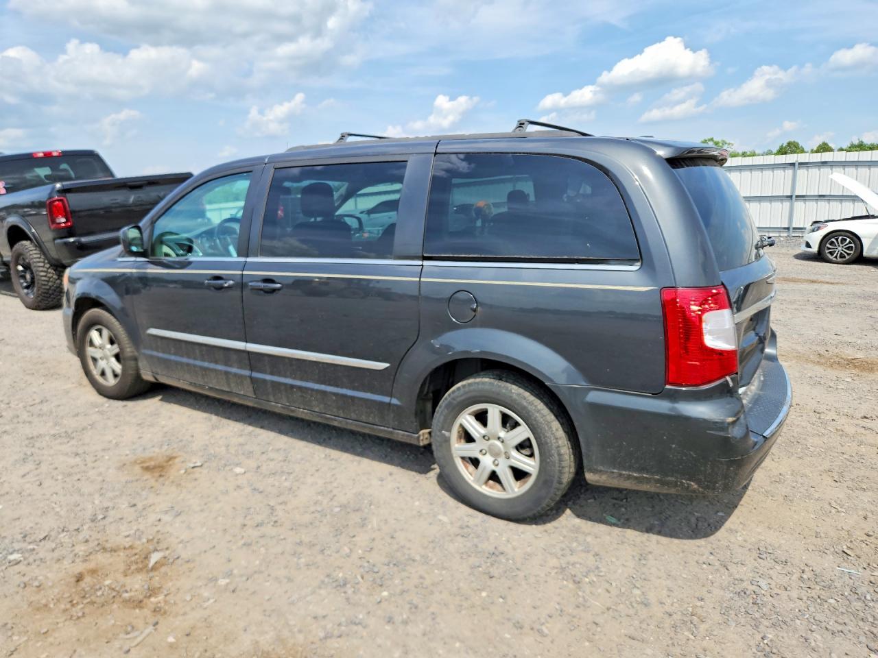 2011 CHRYSLER MINIVAN