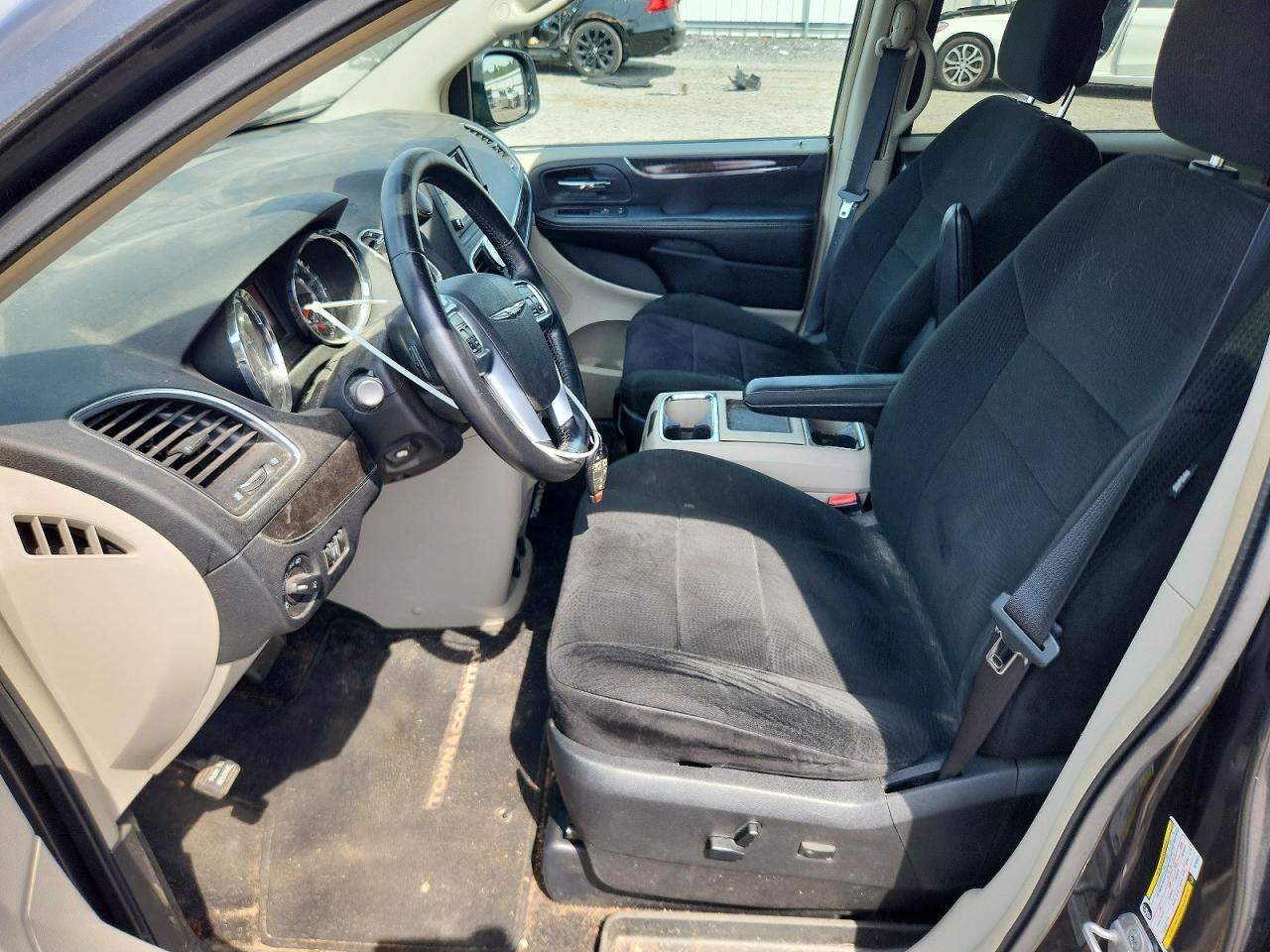 2011 CHRYSLER MINIVAN