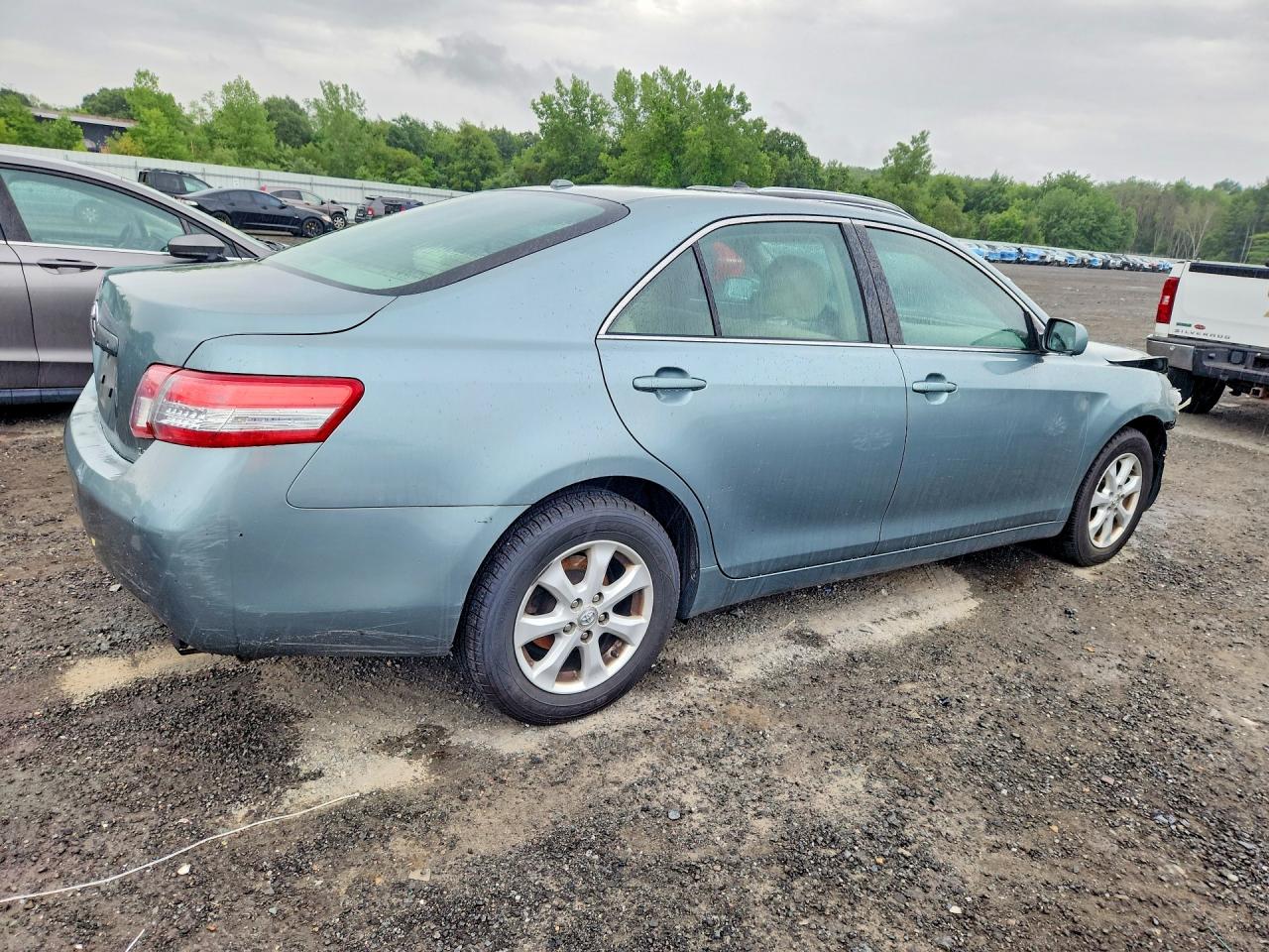 2011 TOYOTA CAMRY