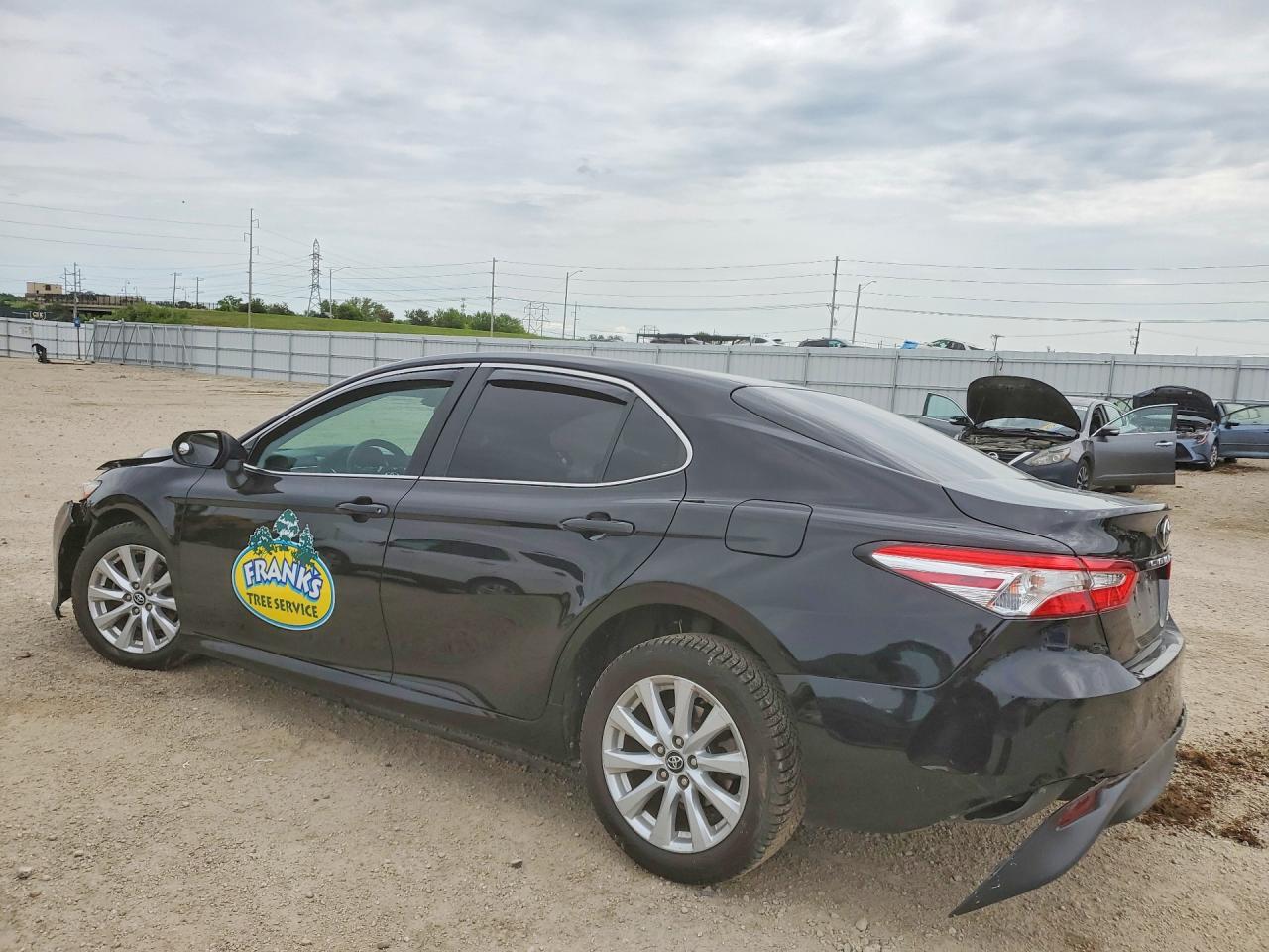 2018 TOYOTA CAMRY