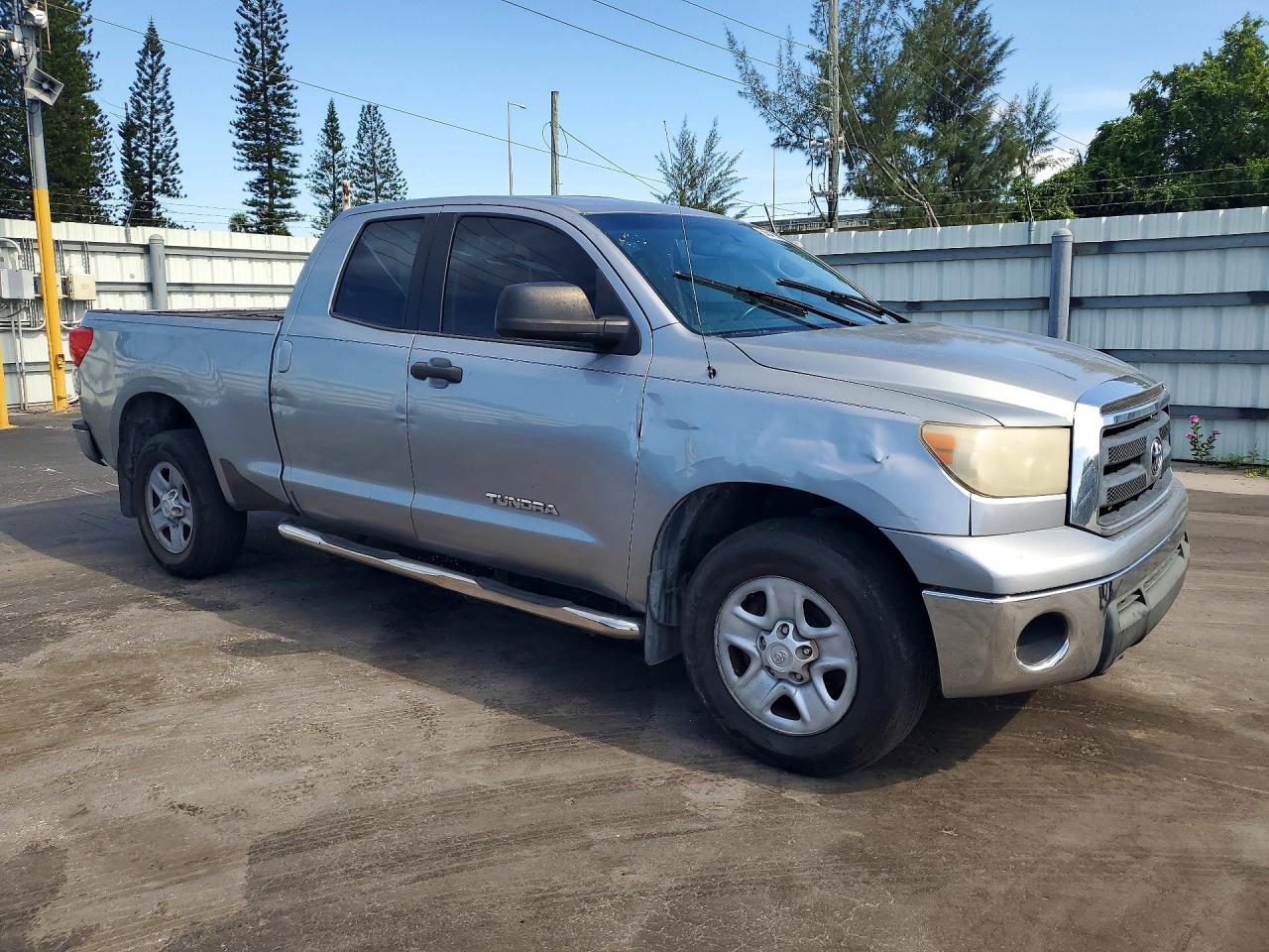2013 TOYOTA TUNDRA