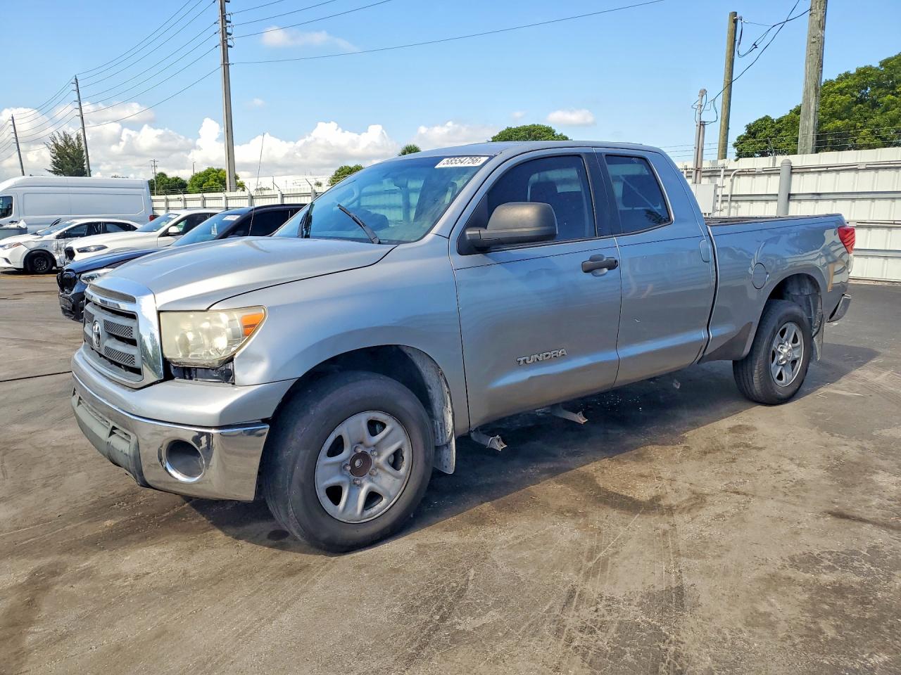 2013 TOYOTA TUNDRA