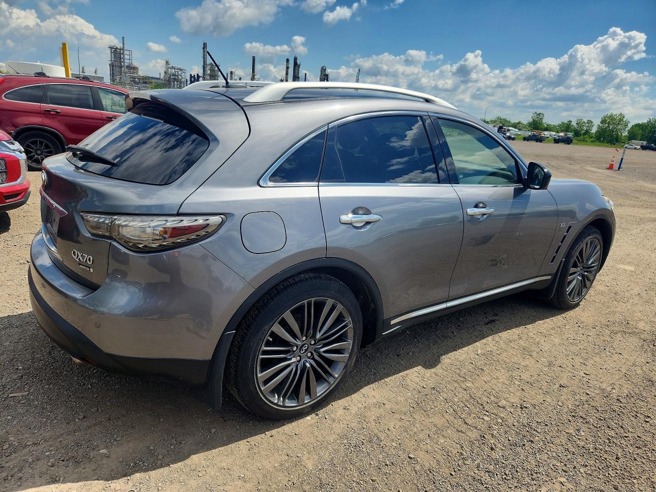 2017 INFINITI QX70
