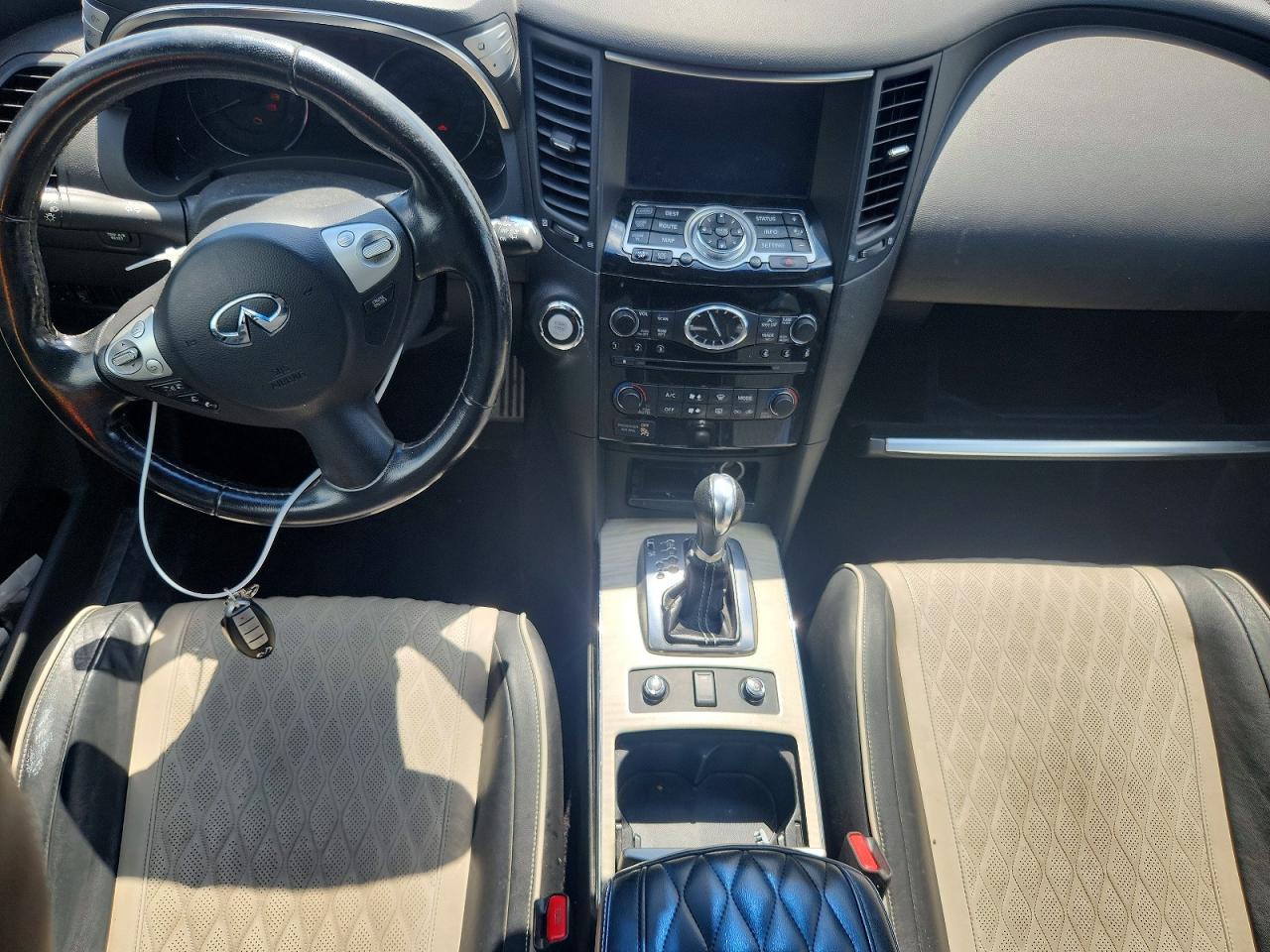 2017 INFINITI QX70