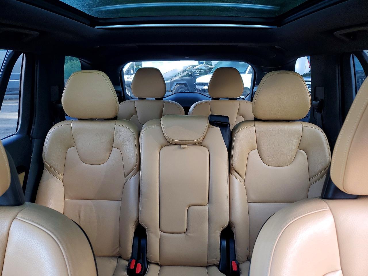 2017 VOLVO XC90
