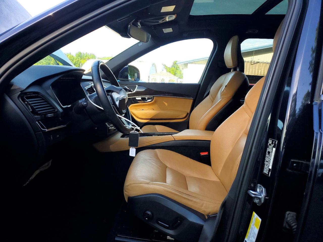 2017 VOLVO XC90