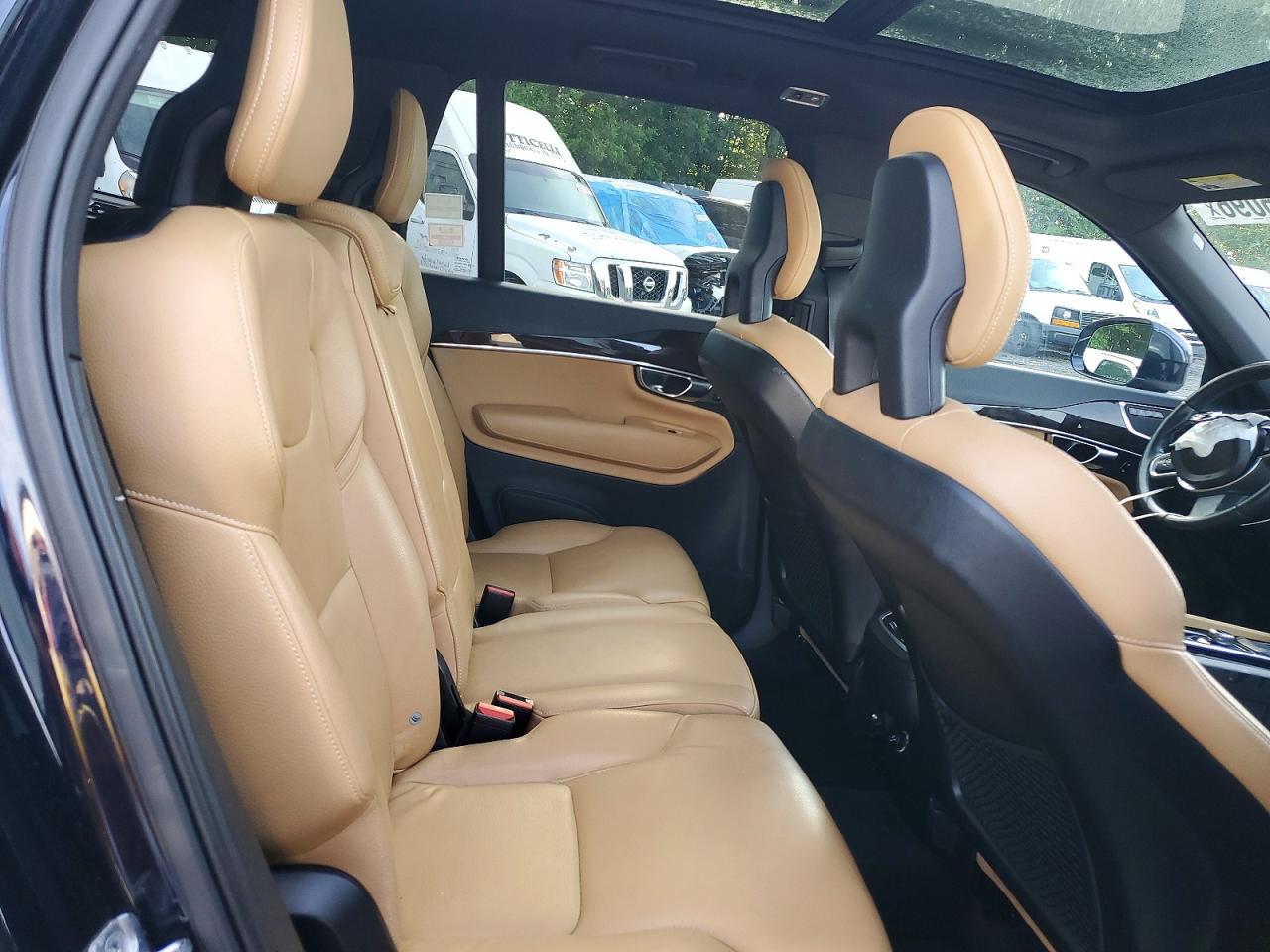 2017 VOLVO XC90
