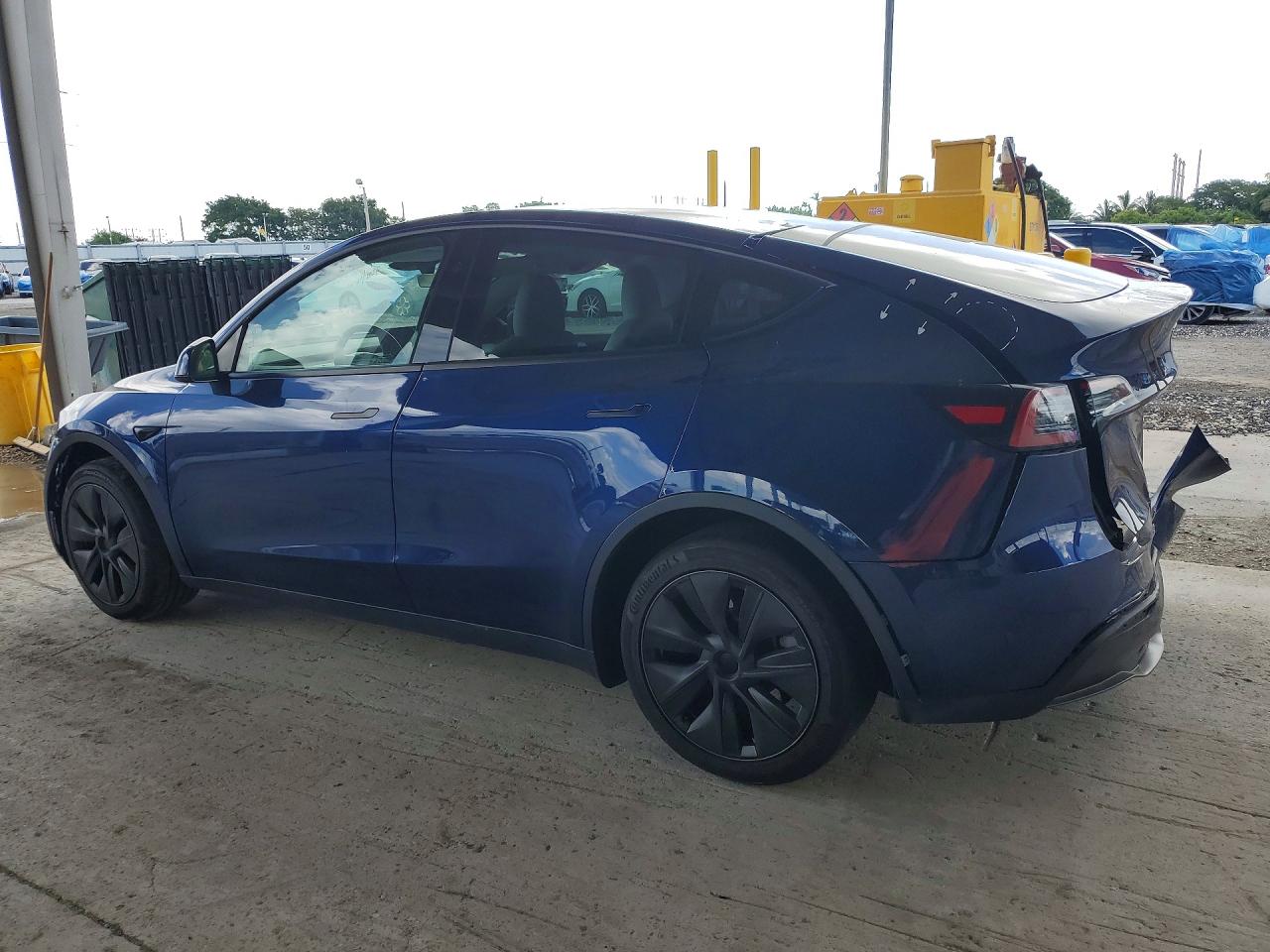 2025 TESLA MODEL Y