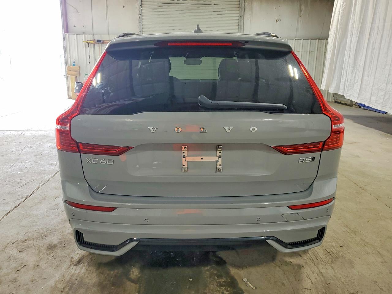 2025 VOLVO XC60