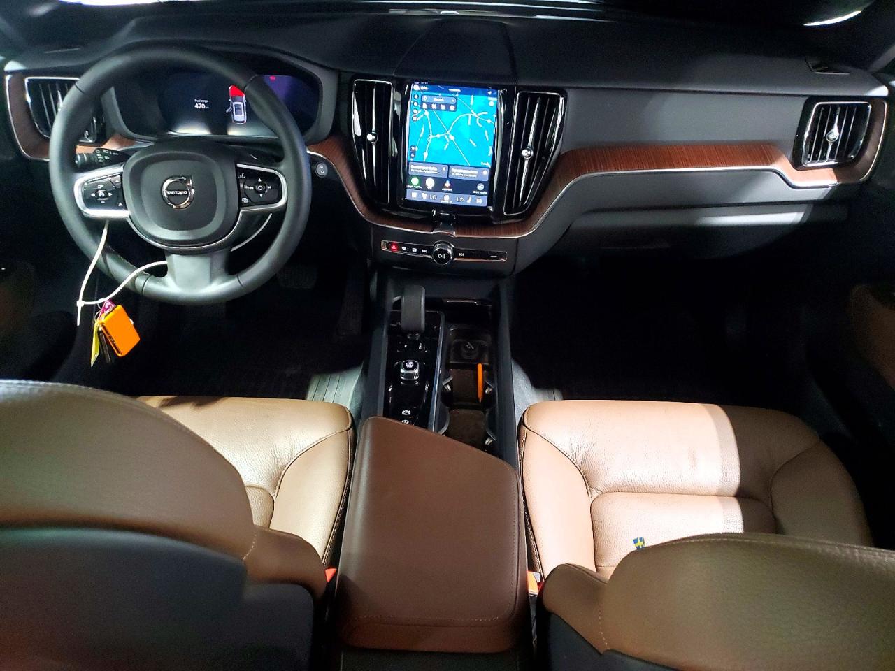 2025 VOLVO XC60