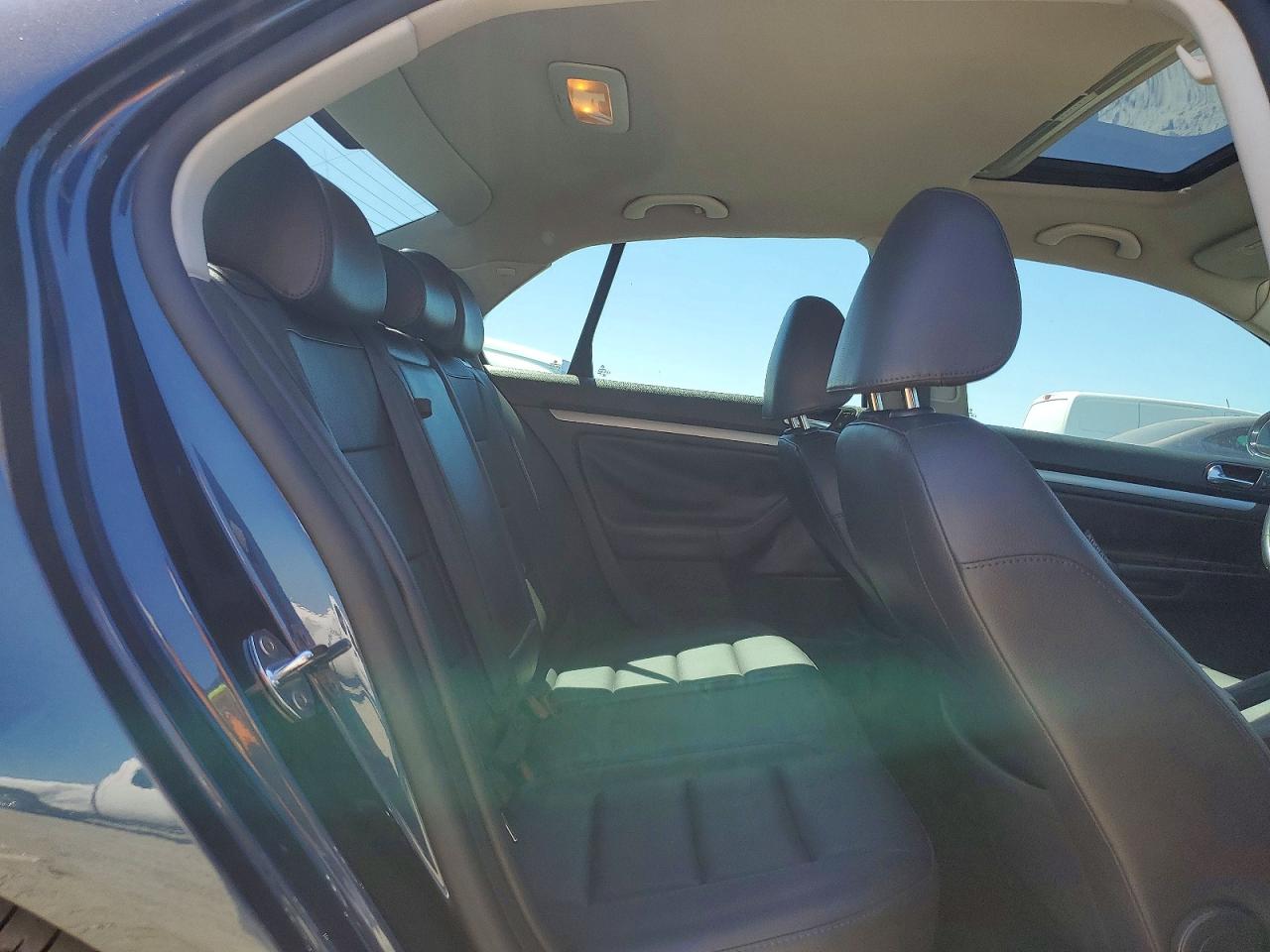 2009 VOLKSWAGEN JETTA