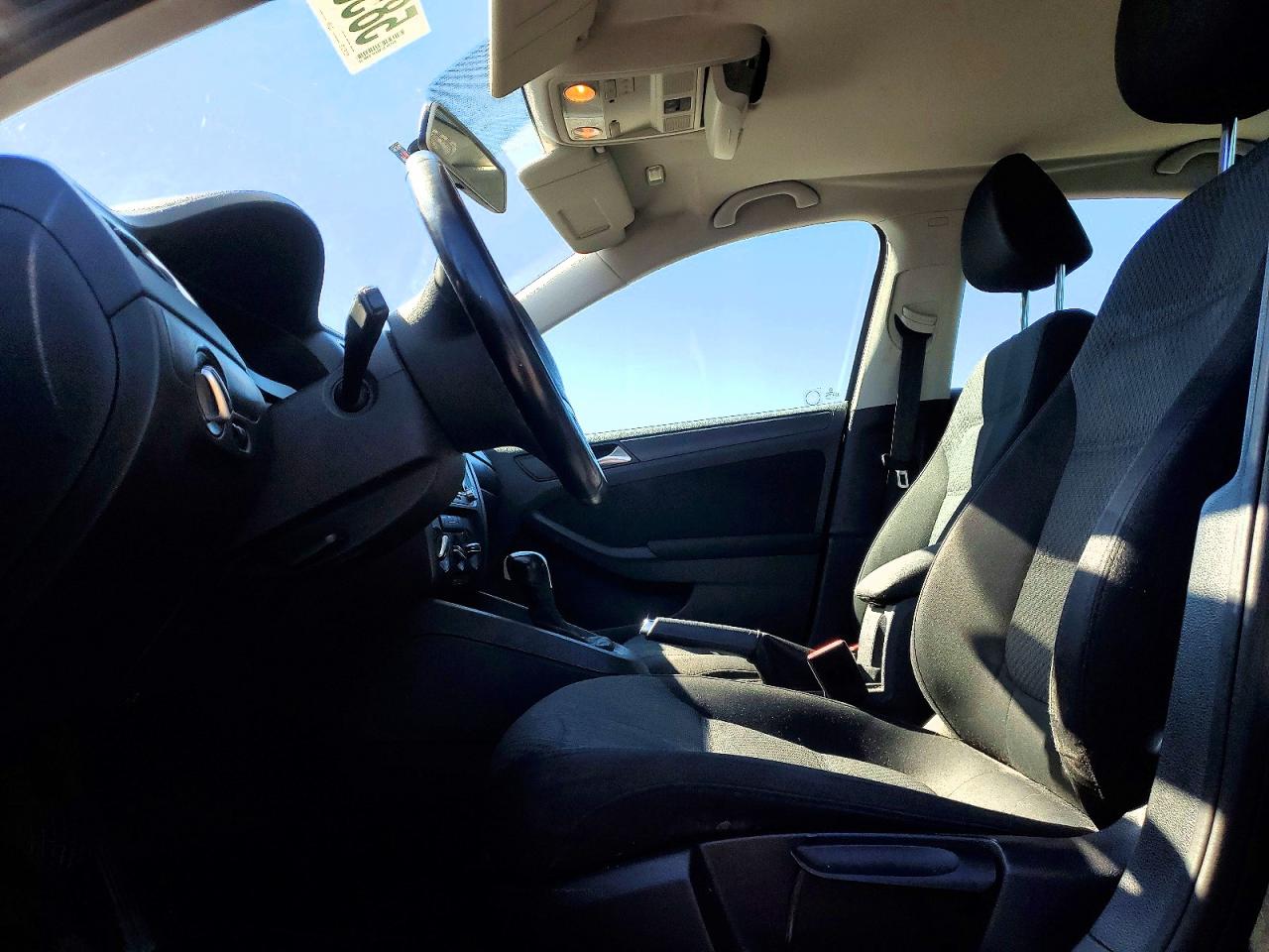 2011 VOLKSWAGEN JETTA