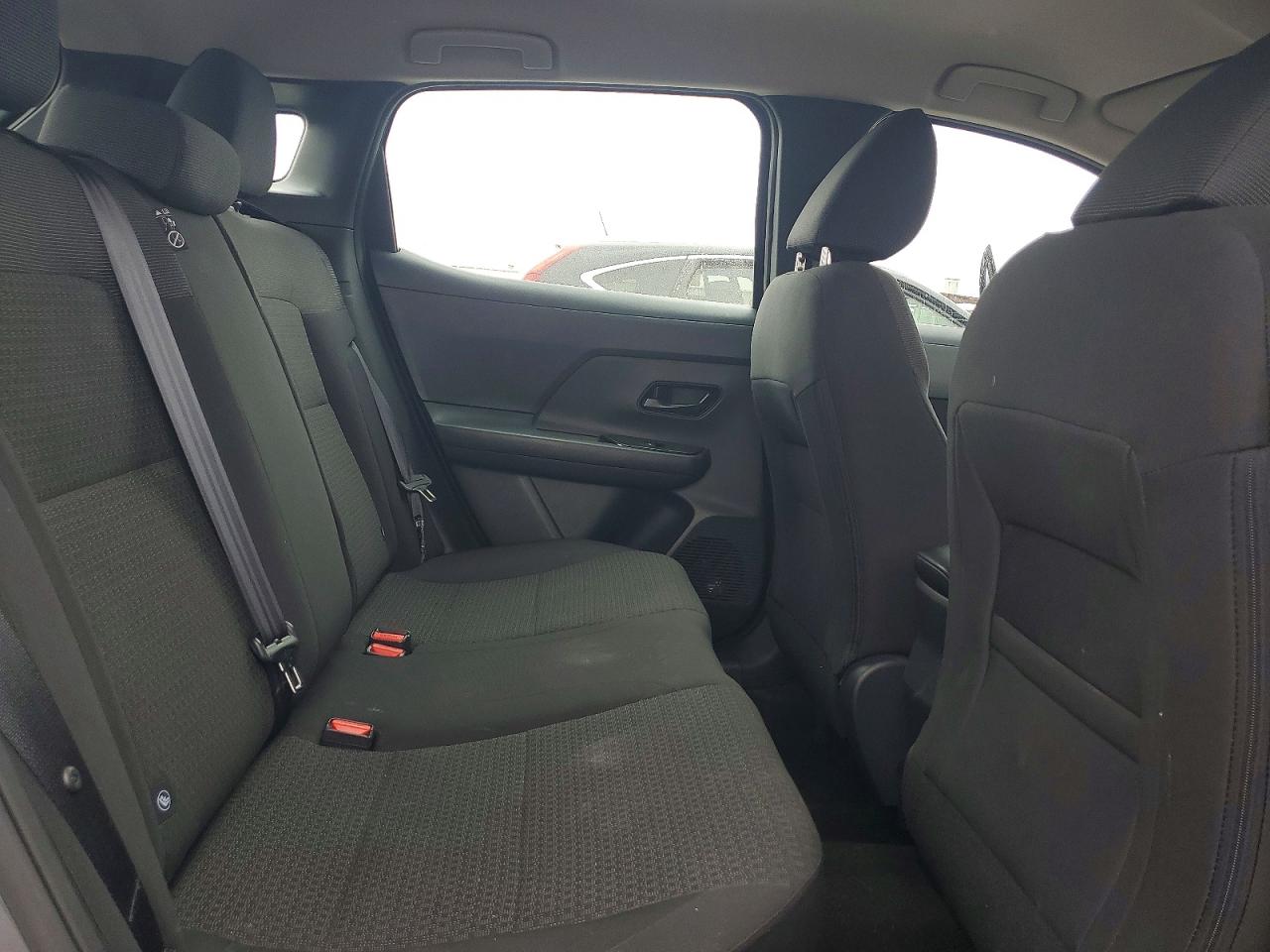 2025 NISSAN KICKS