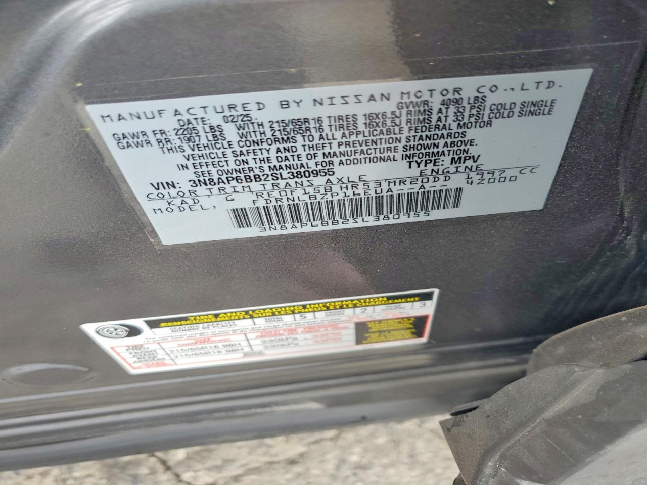 2025 NISSAN KICKS
