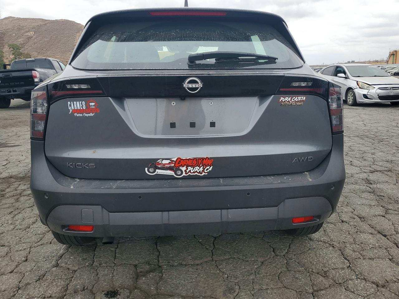 2025 NISSAN KICKS