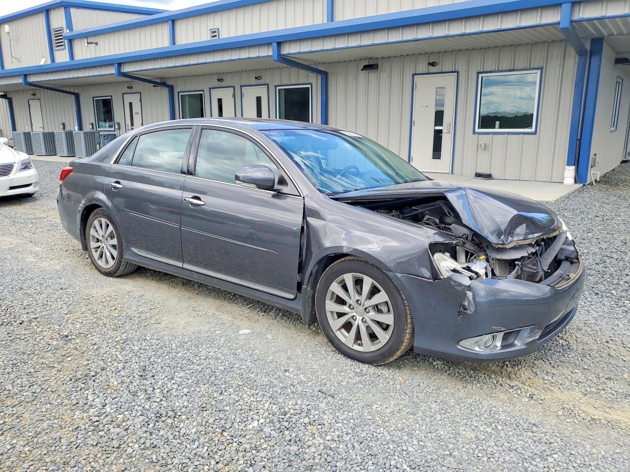 2012 TOYOTA AVALON