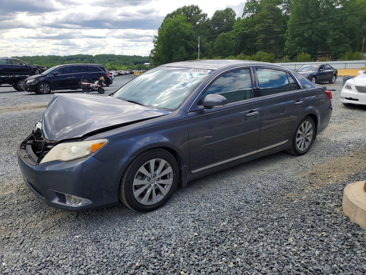 2012 TOYOTA AVALON