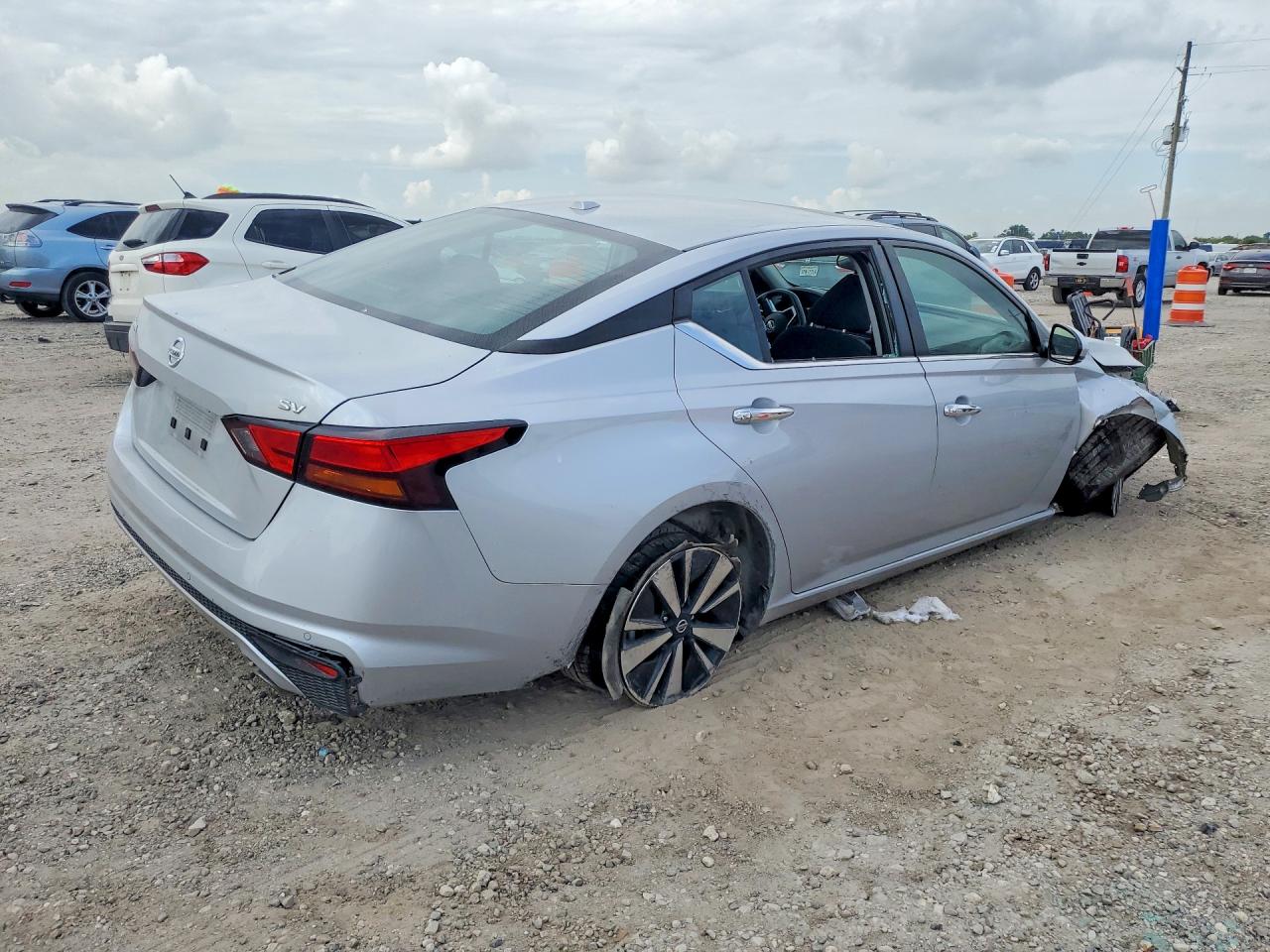 2022 NISSAN ALTIMA