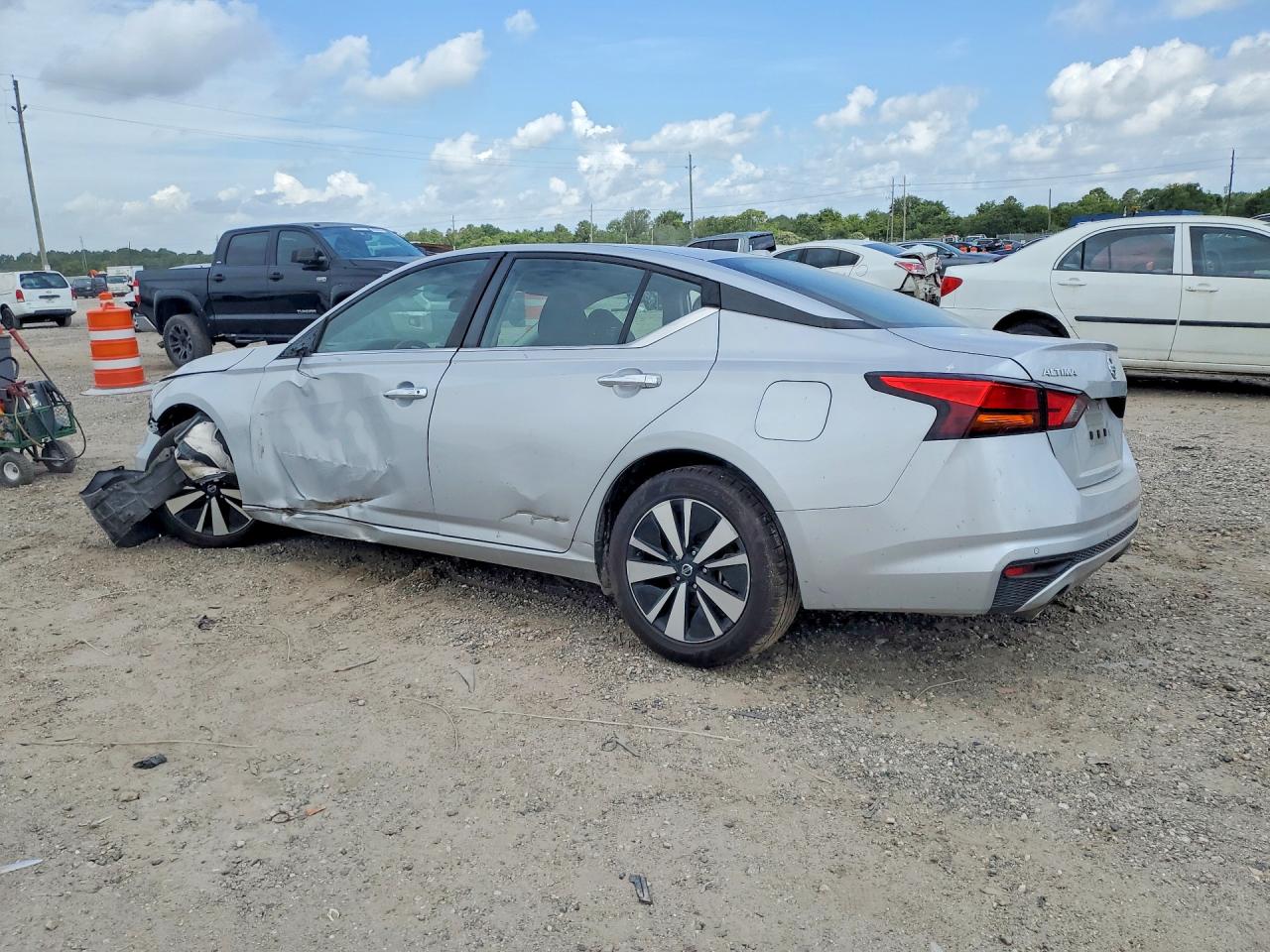 2022 NISSAN ALTIMA