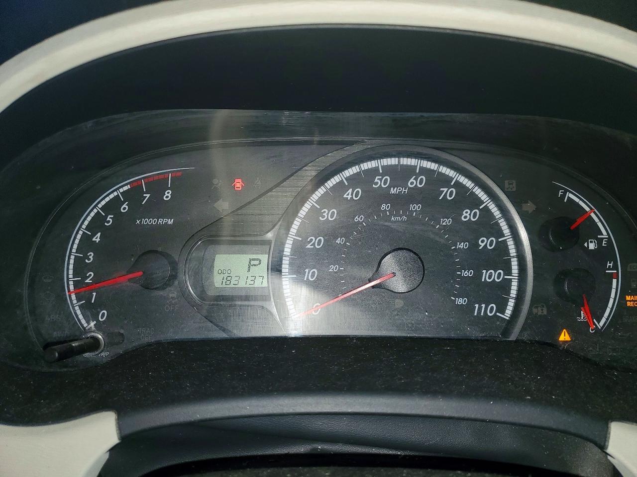 2011 TOYOTA SIENNA