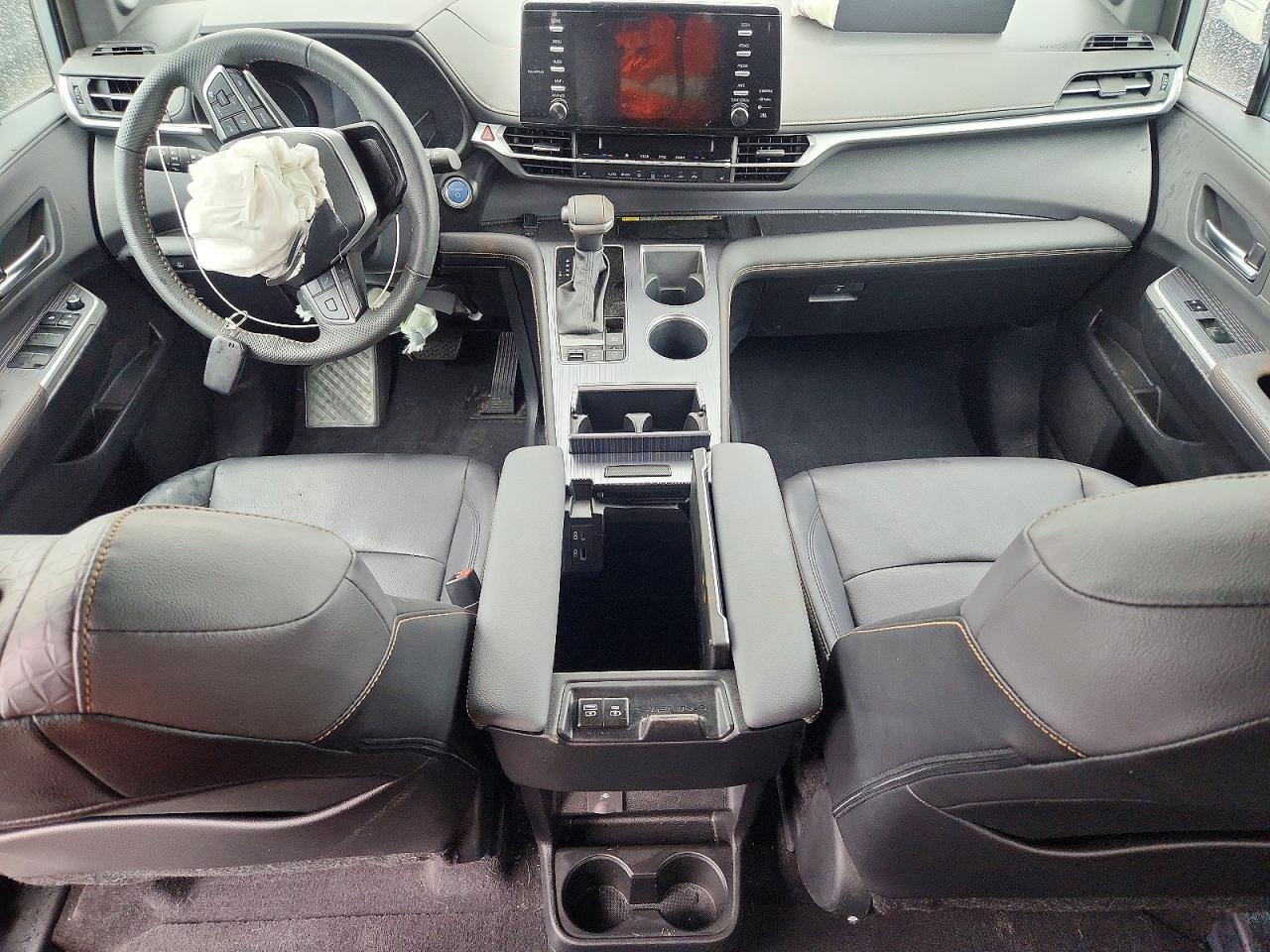 2024 TOYOTA SIENNA