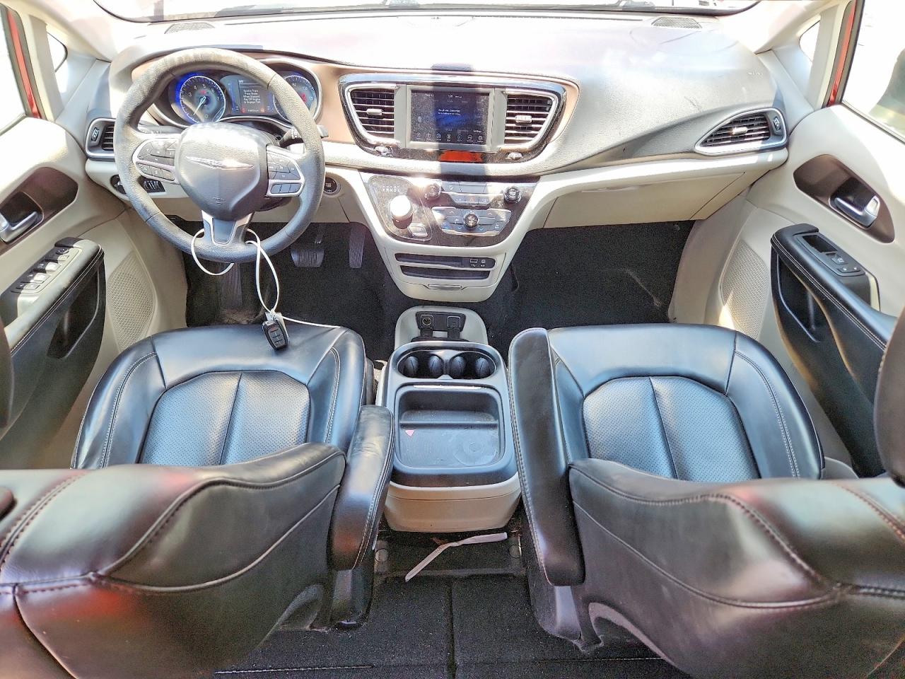 2020 CHRYSLER MINIVAN