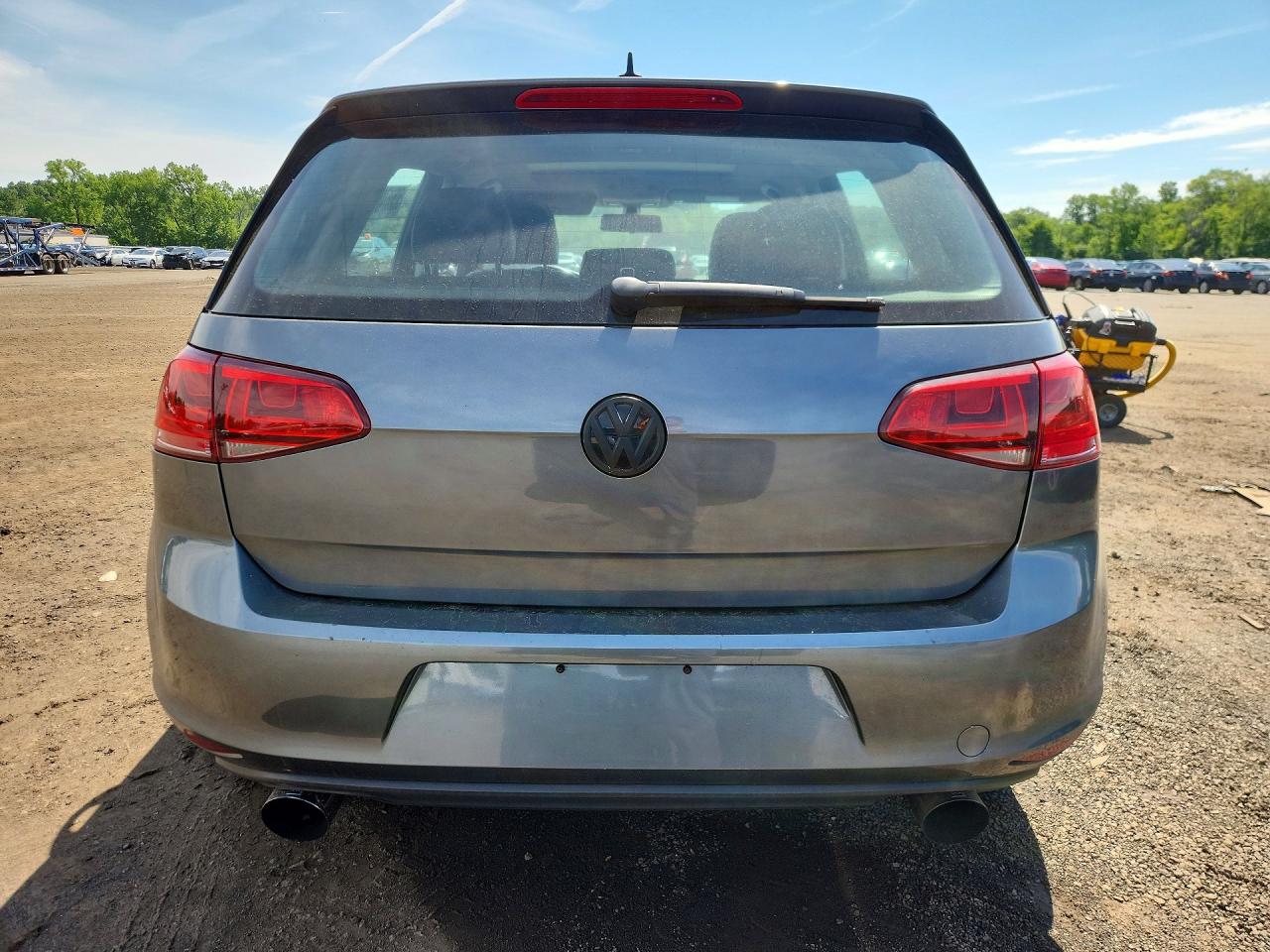 2017 VOLKSWAGEN GOLF