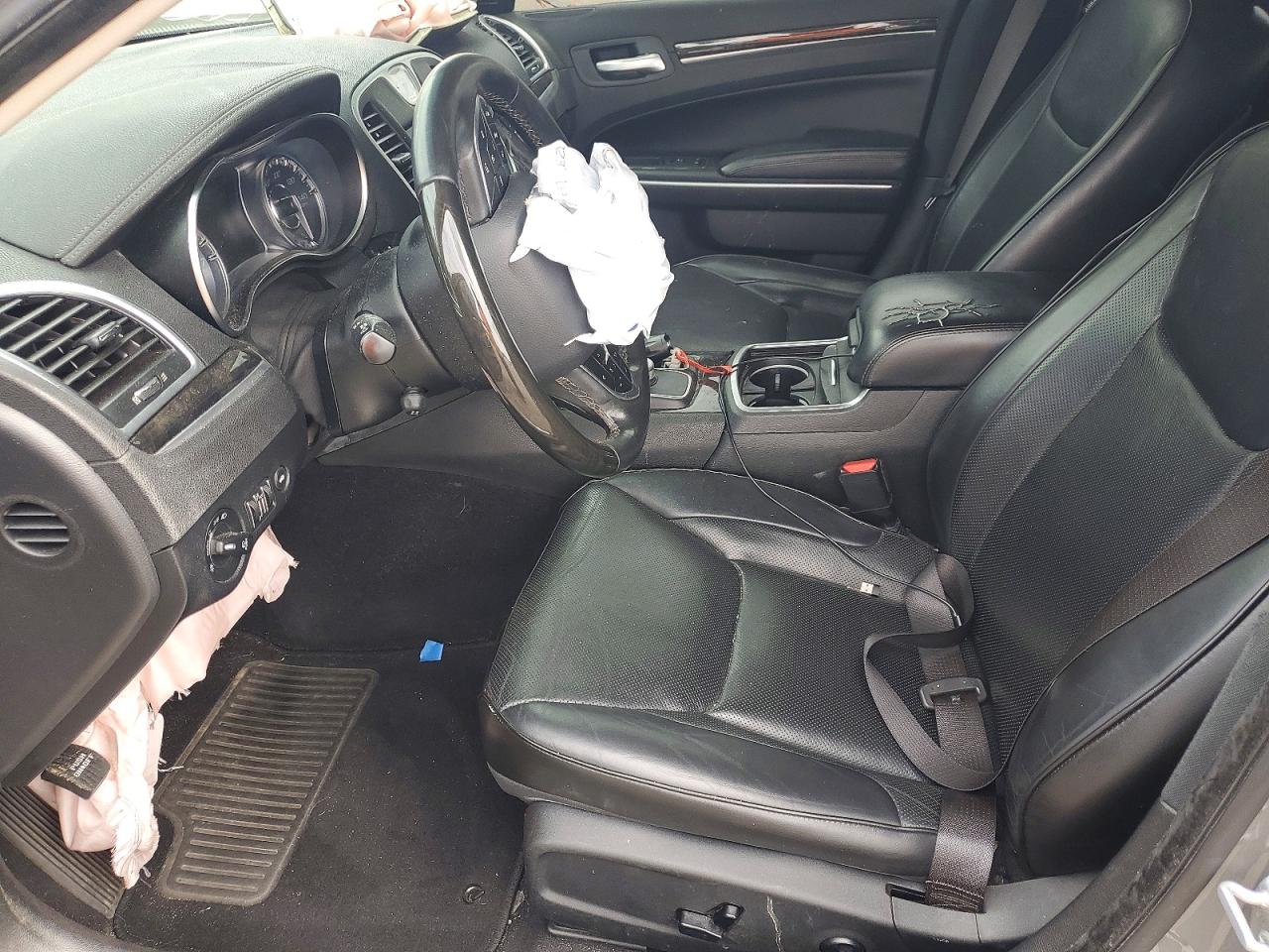 2019 CHRYSLER 300