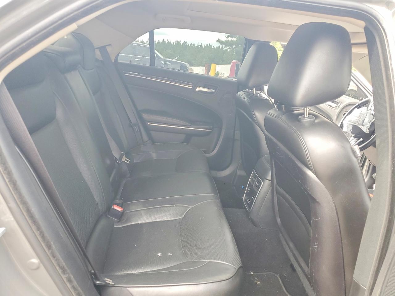 2019 CHRYSLER 300