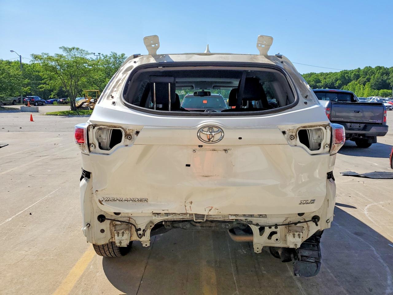 2016 TOYOTA HIGHLANDER